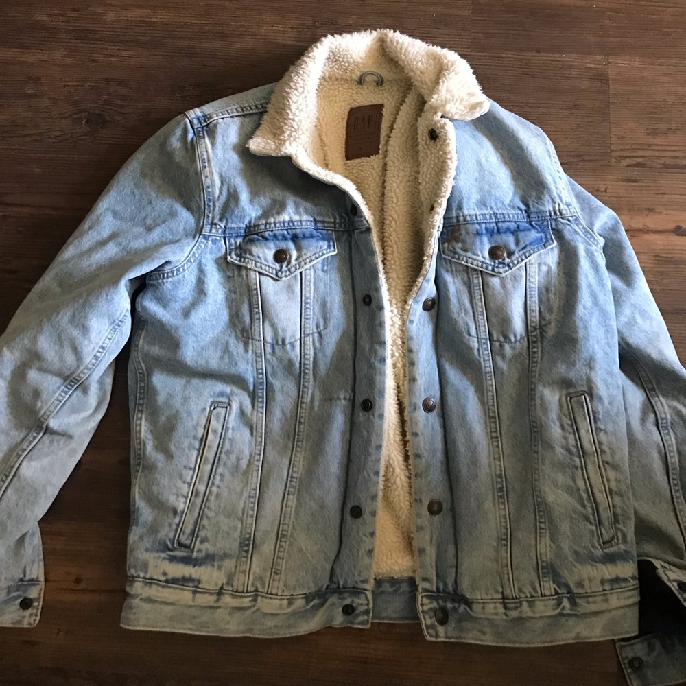 Gap jean jacket size M